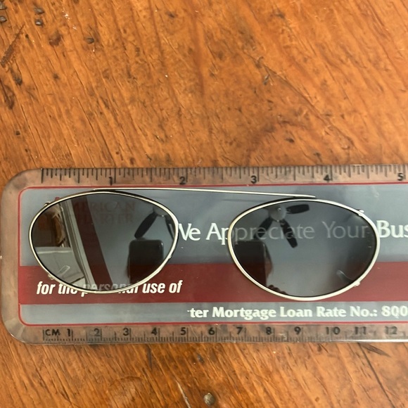 Clip-on Sunglasses - Picture 3 of 4